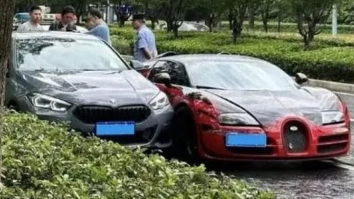 Вижте зрелищна и скъпа катастрофа между Bugatti и BMW след конфликт на пътя ВИДЕО
