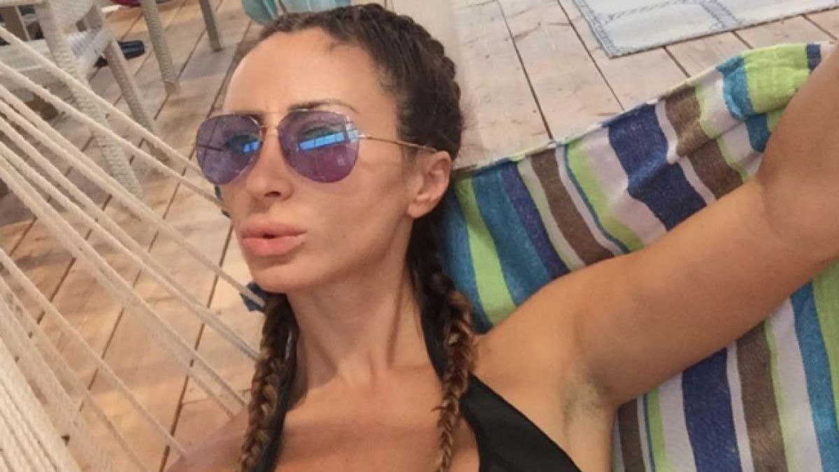 Шефката на силиконките се потроши лошо в нелеп инцидент СНИМКА