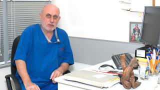 Пластичен хирург от Бургас предлага безплатно лечение на 18-г. момиче от Стара Загора