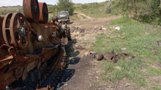 ВИДЕО от войната: Руските сили унищожиха колона от БМП Bradley край Орехов