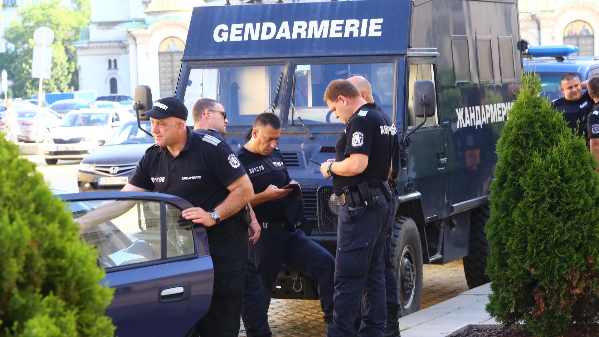 Първо в БЛИЦ! Обир в София, ехтят изстрели СНИМКА