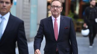 Кевин Спейси в тежко състояние, вкараха го по спешност в болница