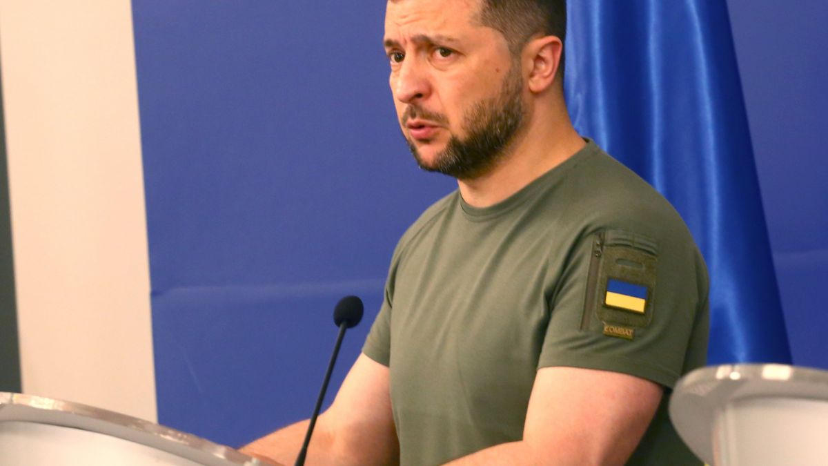 Зеленски готви масова чистка във властта, ще пренастройва Украйна