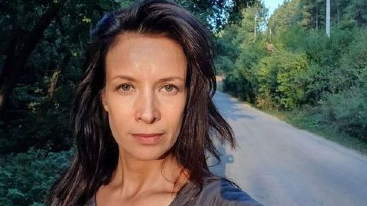 "Ще те избия, ще те изнасиля": Любовник на Яна Маринова я плашил с пистолет и... ВИДЕО