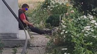 Ще теглите псувня като видите какво прави мъж край катерушки в Самоков