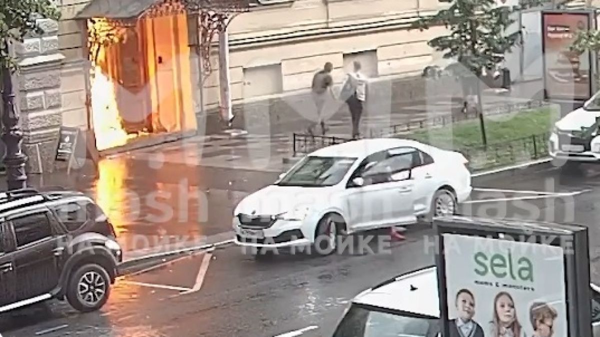 Атакуваха бюра за военна служба в Русия, ето какво се е случило ВИДЕО