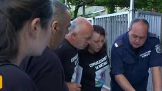 Полицаи излязоха при близките и приятелите на убития Митко и се случи нещо шокиращо