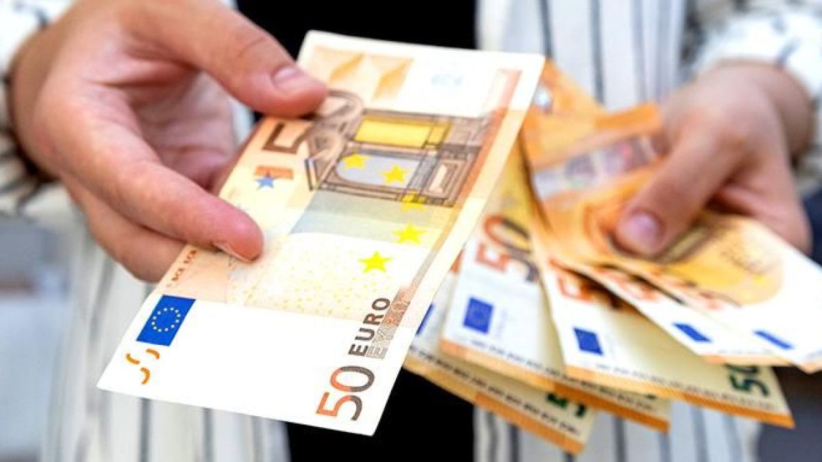 Икономисти ни попариха: Влизане в еврозоната - тези неща поскъпват до небето 