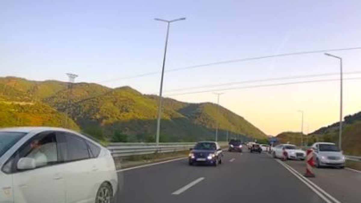 Такова безумие на АМ "Струма" шофьорите не помнят ВИДЕО 