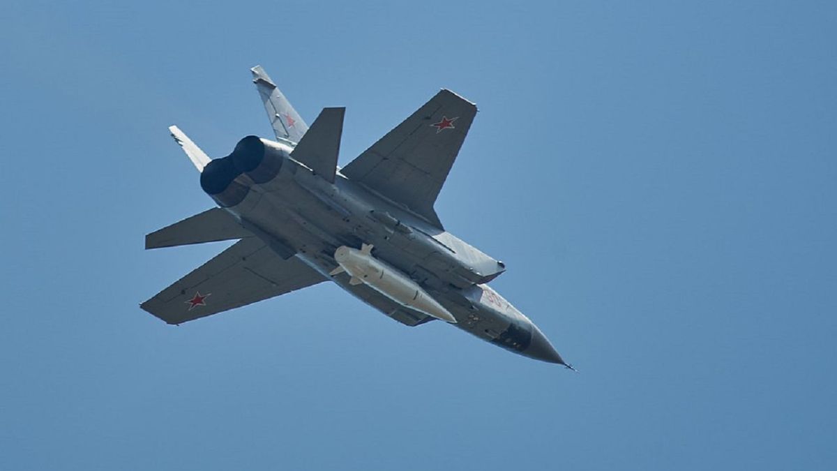 Въздушна тревога в цяла Украйна, руски МиГ-31К с "Кинжал" на борда са вдигнати в небето 