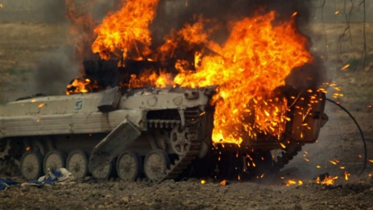 ВИДЕО от войната: Руските сили унищожиха натовски БТР на Времевския участък