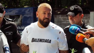 Динко излови педофил, който примамва малки деца с играчки и подаръци, а в замяна...