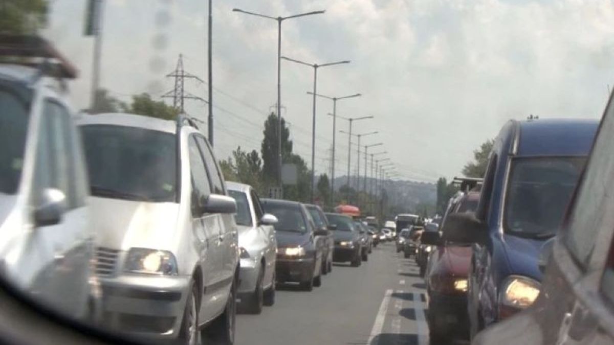 Майка с четири деца в колата изригна: На околовръстния към Св. Влас до Lidl е трагикомедия