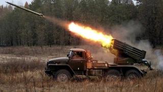 ВИДЕО от войната: Руската артилерия унищожава пехотата на ВСУ край Антоновския мост