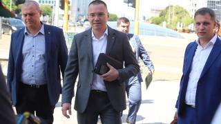 От ВМРО написаха писмо до Радев заради "интимната връзка"