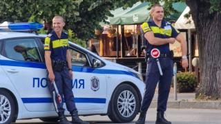 КАТ вече взимат колите на пияните шофьори, а хората се късат от смях