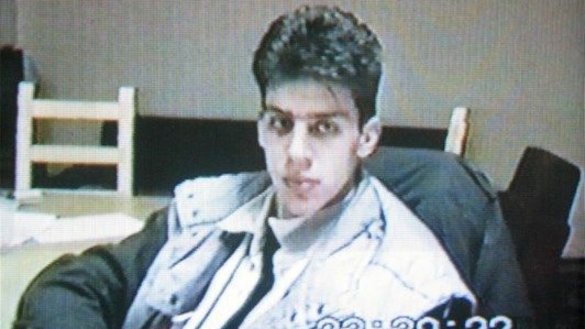 Касапница в кв. „Гео Милев“: 18-г. Димитър гръмна баща си и мащехата си и закла братчето си