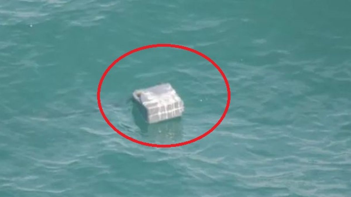 Силна експлозия в Черно море, а туристите в известен курорт все още са...