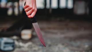 Кървава вендета: Жена отряза пениса на бившия си, искал да...