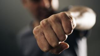 Крими тип направи нещо гнусно с 16-г. момиче в дискотека в Китен, а после...