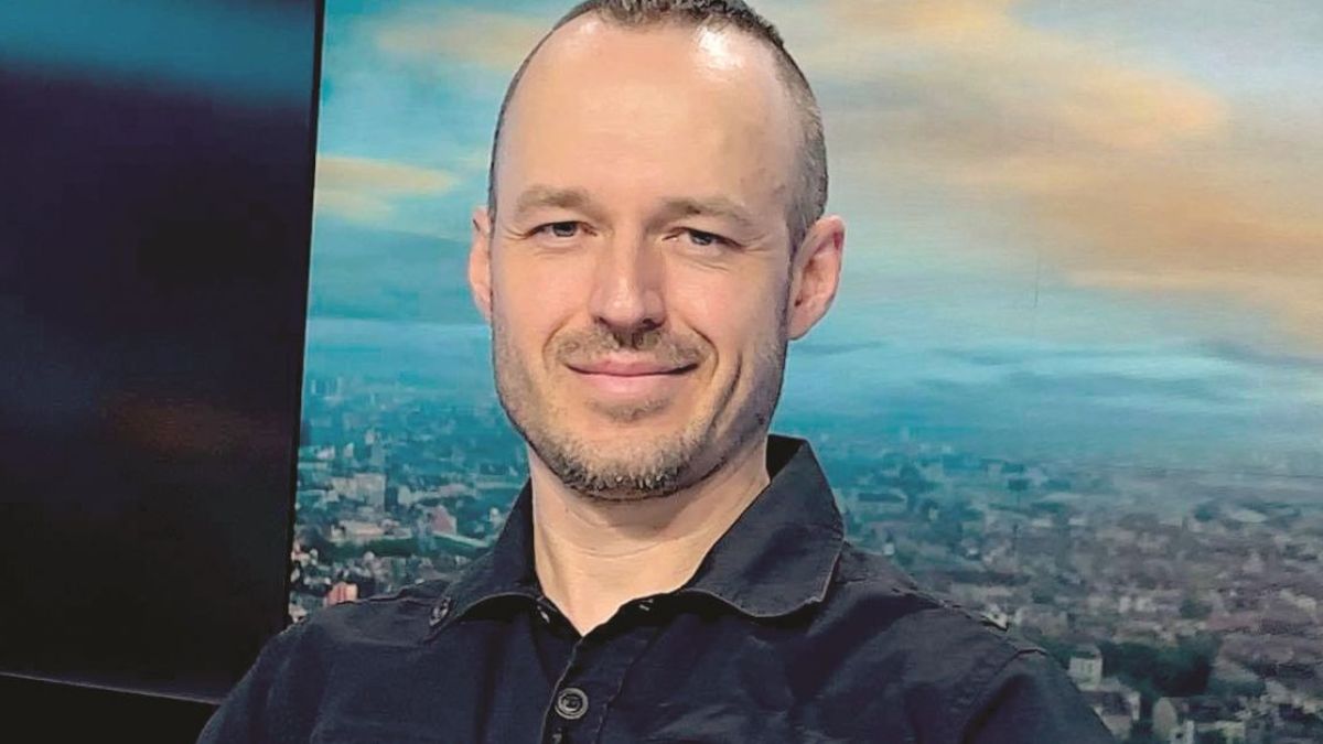 Доц. Стойчев: Знам кога и защо ще се разпадне кабинетът „Денков-Габриел“, а този важен политик лети из облаците от яд