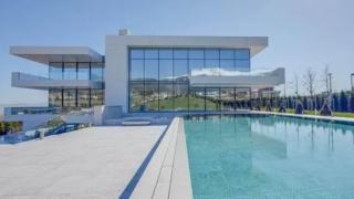 Ето как изглежда най-скъпият имот на 3 нива в цяла България ВИДЕО 