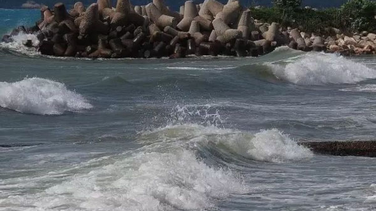 Голяма опасност дебне туристите по родното море, спасители бият тревога