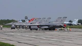 Кенеди-младши: Доставките на F-16 на Украйна заплашват с катастрофа целия свят