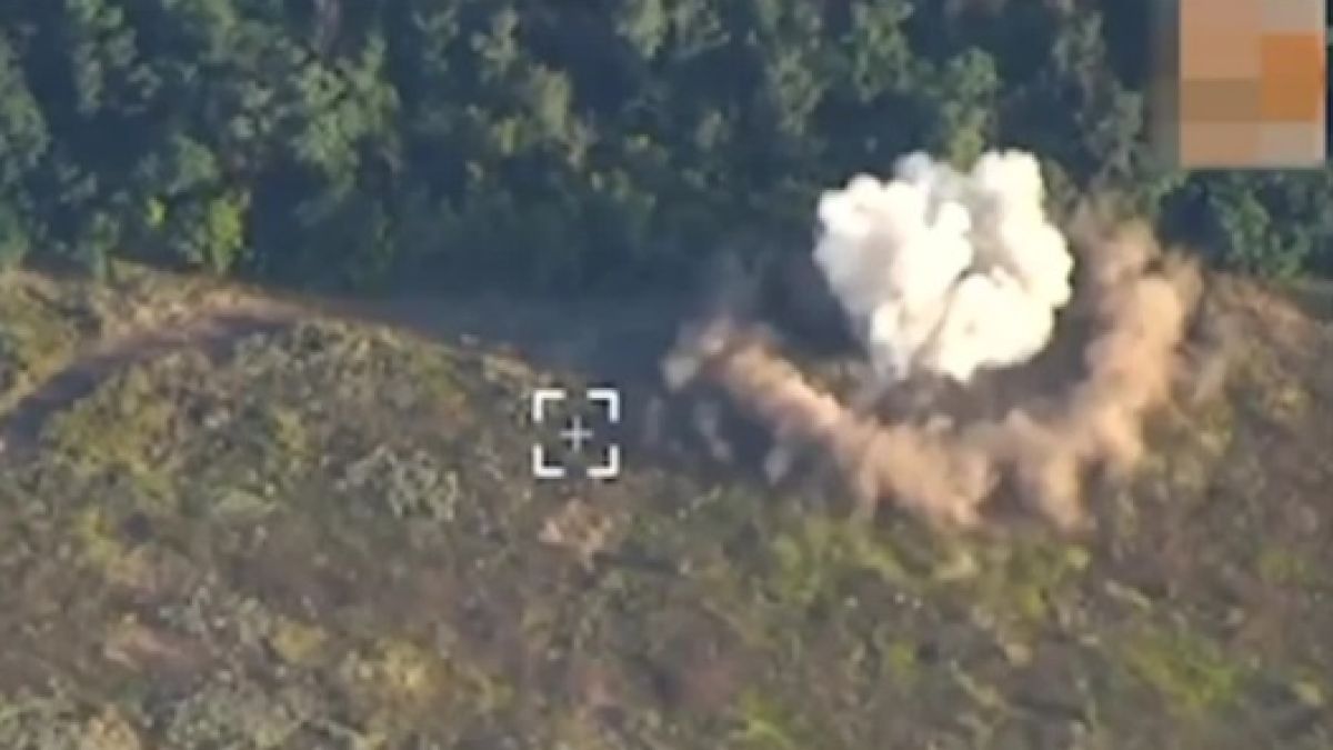 ВИДЕО от войната: ВСУ унищожиха с точни удари руски "Лале" и "Божур" край Бахмут