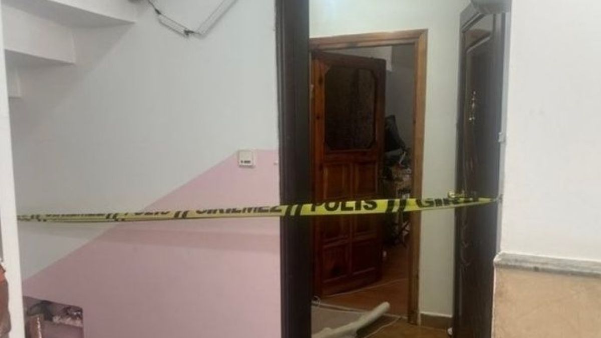 Известна туркиня е наръгана 32 пъти с нож от мъжа си в Истанбул СНИМКИ 18+