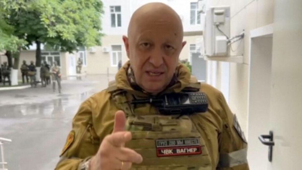 Извънредно! Самолетът на Пригожин се разби край Москва, шефът на "Вагнер" е бил на борда ВИДЕО 