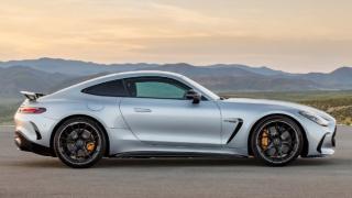 По-голям и по-мощен: Представиха новия суперавтомобил Mercedes-AMG GT ВИДЕО