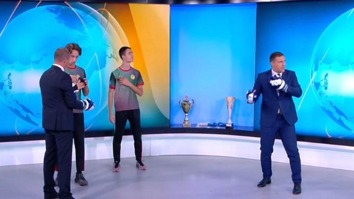 Сеир: Трима от най-култовите водещи на bTV се млатиха в ефир СНИМКИ