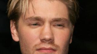 Можете ли да го познаете: Милиони жени по света въздишат по него СНИМКИ