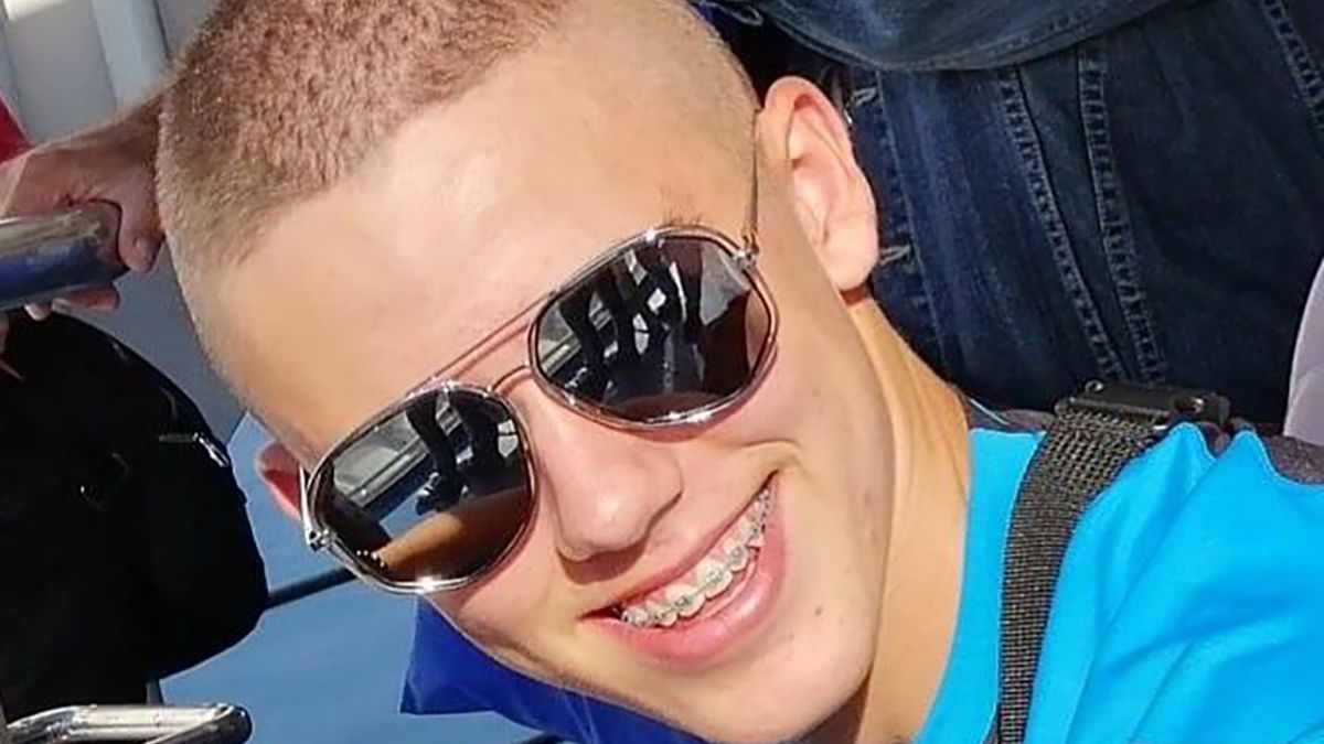 Айтос плаче за 19-г. Емилиян, загинал в БМВ-то ковчег в Бургаско 