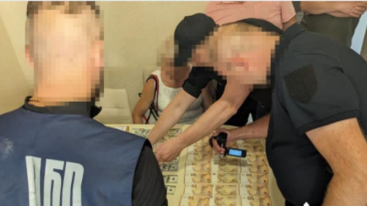 Командир в района на Лвов продавал храна на войници и ги принуждавал да му строят вила