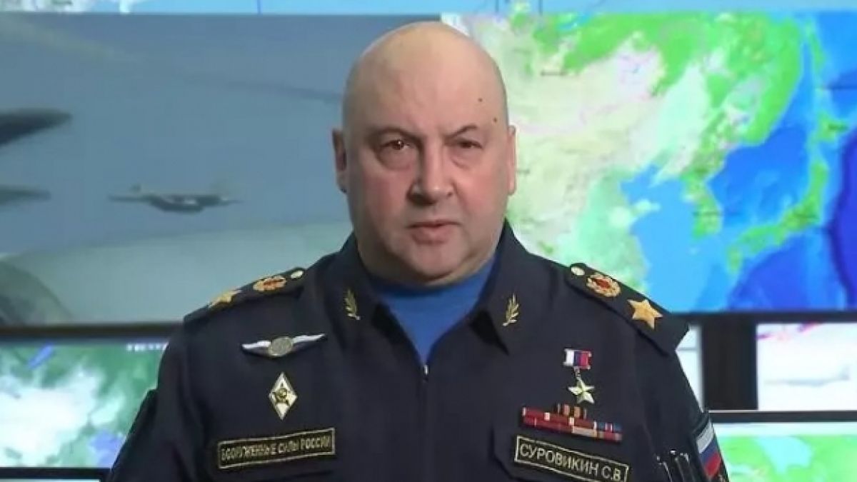 "Известия": След Суровикин, главното командване чака сериозни кадрови промени