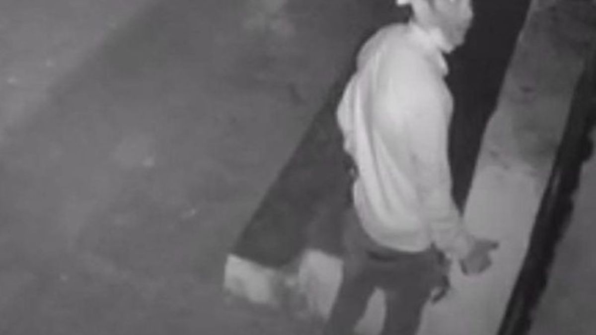 Познавате ли този мъж, в София разбива наред... ВИДЕО
