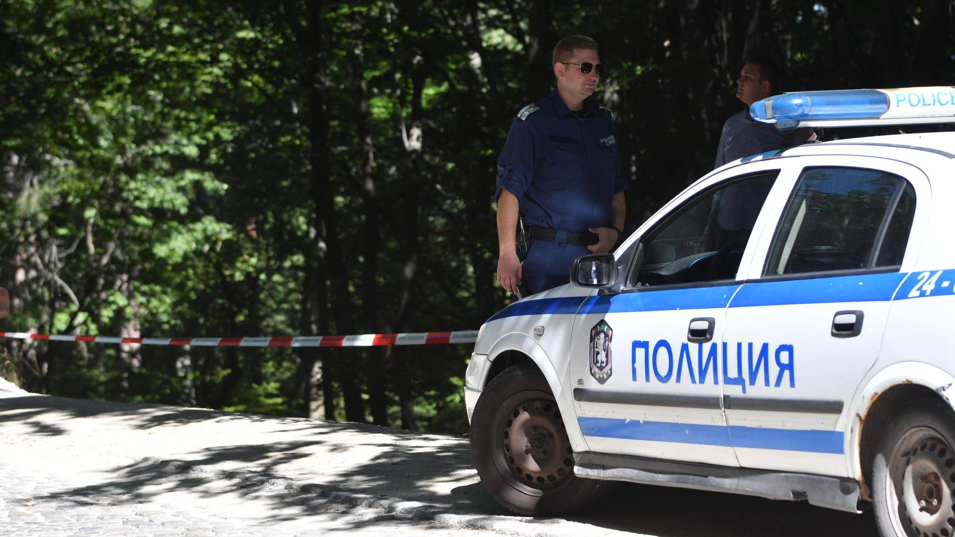 Мъж откри стрелба и взе заложници в Благоевградско, има ранен СНИМКИ 