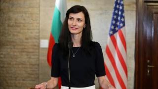 Мария Габриел с гореща информация за отвлечените моряци и чий е Калин Стоянов