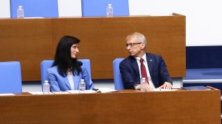 Горещ ден в парламента: Депутатите ще нищят вота на недоверие срещу кабинета "Денков" БЛИЦ TV