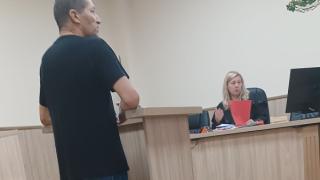 Търсят под дърво и камък Мустафа заради секс с този мъж в пловдивски парк СНИМКИ