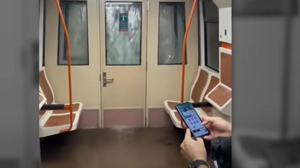 Невиждани наводнения в Испания, вода тече навсякъде, изтръгва хората от колите ВИДЕО