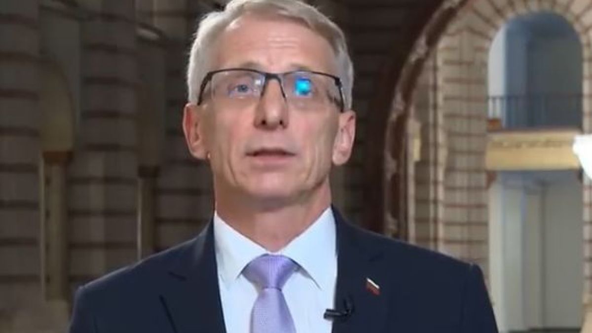 Денков отговаря на въпросите на граждани и медии на живо 