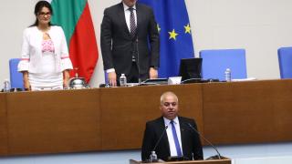 Ето какво се случи в НС след скандала с Вежди Рашидов