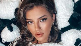 Дара разгорещи страстите с визия ала Риана Снимки