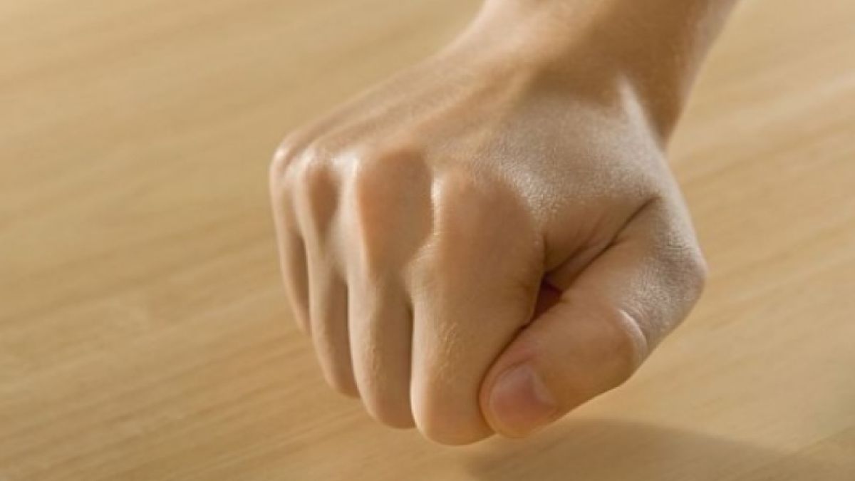 Суеверия, които трябва да знаете: Ето защо чукаме на дърво и не преминаваме под стълба