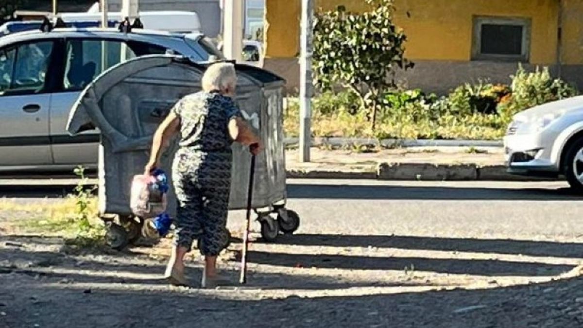 93-г. сливналийка с бастун смая всички, не е за вярване какви ги свърши на улицата СНИМКА 