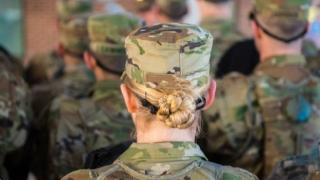 Мобилизацията в Украйна: Какво заплашва жените, които не се регистрират за военна служба