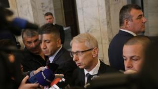 Хвръкна главата на един от най-важните хора в кабинета, причината е... СНИМКА